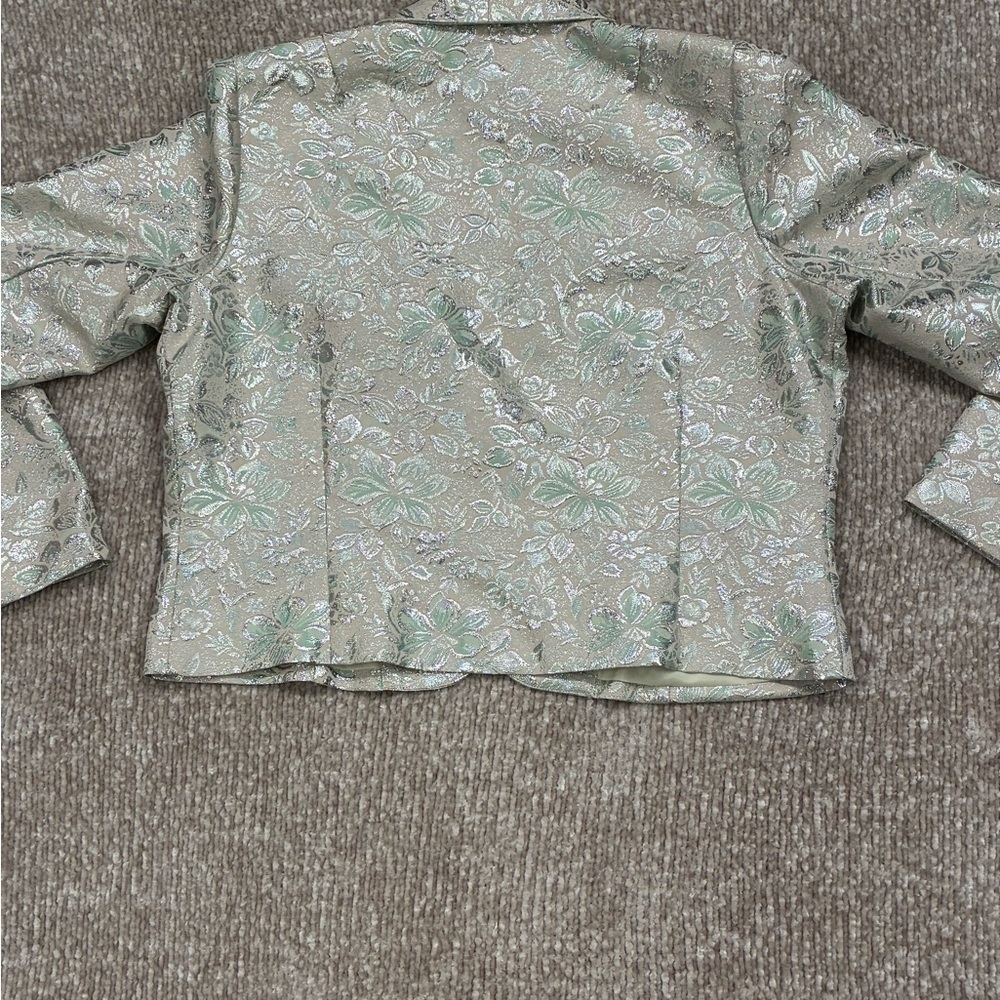 Old Navy Women's Blazer in Green and Cream Floral - Picture 2 of 5